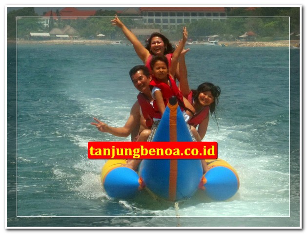 Banana boat Tanjung Benoa Bali