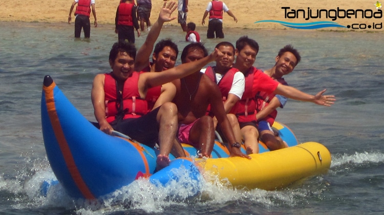 Banana Boat Tanjung Benoa Bali