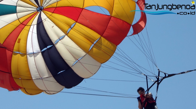 Parasailing Tanjung Benoa Bali